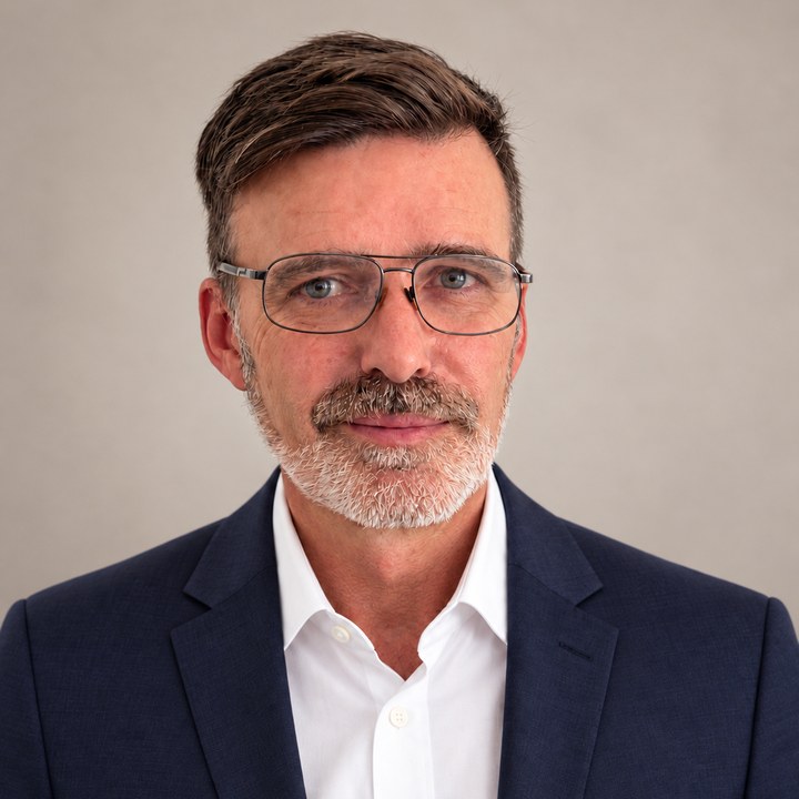 Carlos Arrue, especialista en seguros de ES3